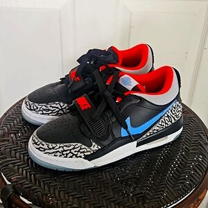 Nike Air Jordan Legacy 312 Low Chicago Flag Black Blue CD9054-004 Women 6.5